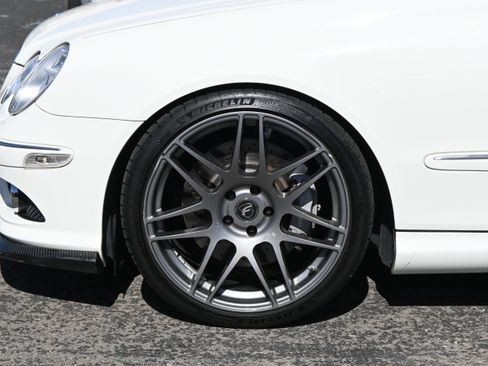 Used 2009 Mercedes-Benz CLK 550 Coupe image 19