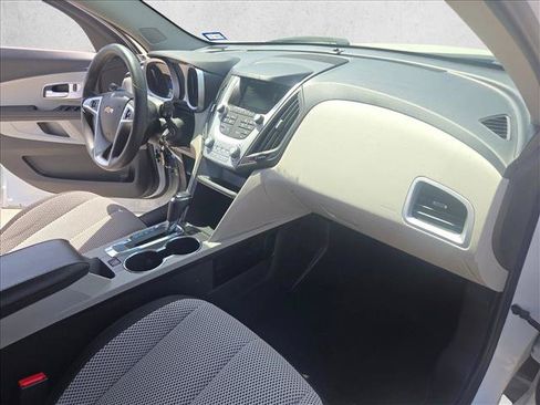 Used 2017 Chevrolet Equinox LT FWD image 21