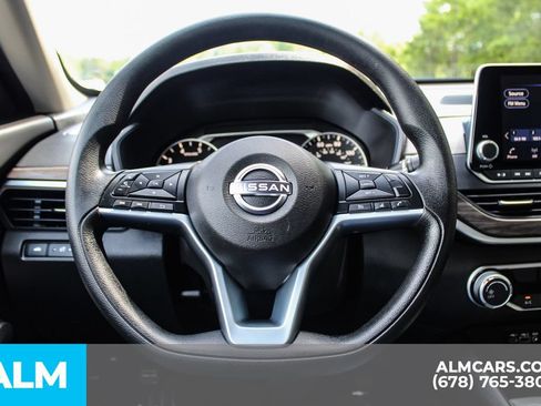 Used 2025 Nissan Altima 2.5 SV FWD image 23