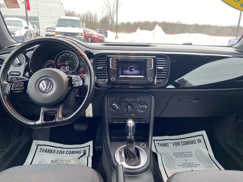 Used 2019 Volkswagen Beetle 2.0T SE FWD image 18