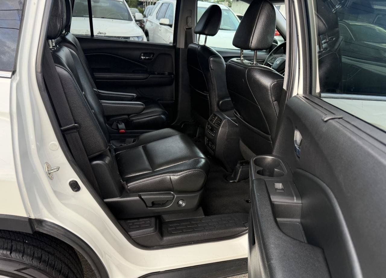 Used 2019 Honda Pilot Touring image 12