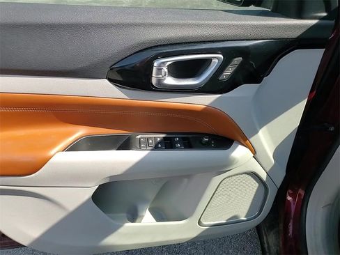 Used 2022 Jeep Compass Limited w/ Elite Group image 10