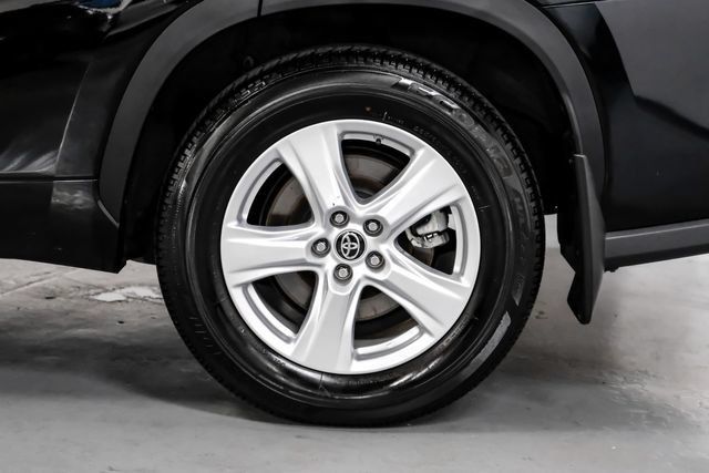 Used 2023 Toyota Highlander LE AWD/4WD image 60