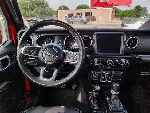 Used 2023 Jeep Wrangler Unlimited Sahara AWD/4WD image 8