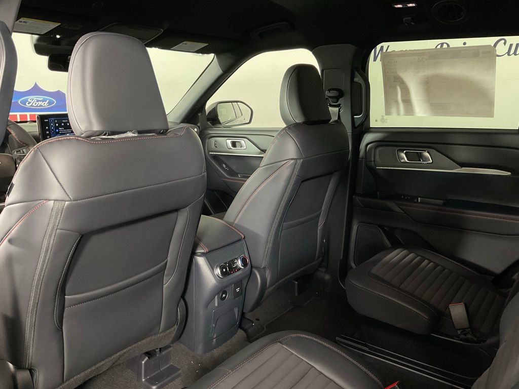 New 2026 Ford Explorer ST-Line w/ ST-Line Street Pack RWD image 15
