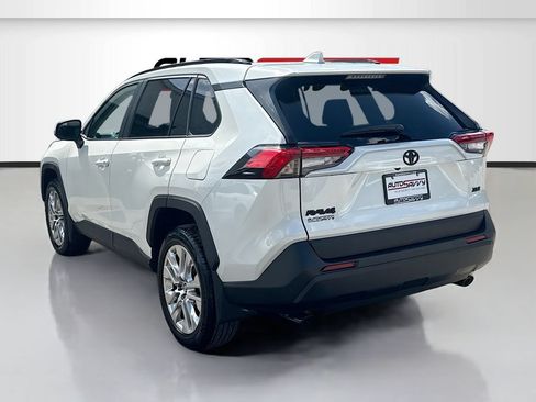 Used 2025 Toyota RAV4 XLE Premium FWD image 5
