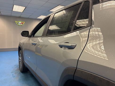 New 2026 Chevrolet Equinox LT FWD image 17