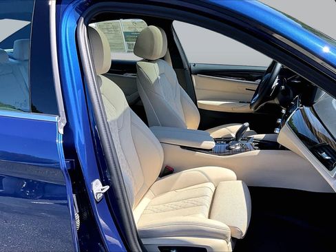 Certified 2023 BMW 530i w/ Premium Package RWD image 9