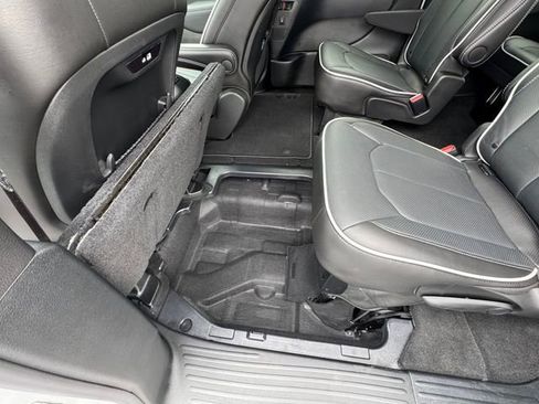 New 2026 Chrysler Pacifica Limited w/ S Appearance Package image 42