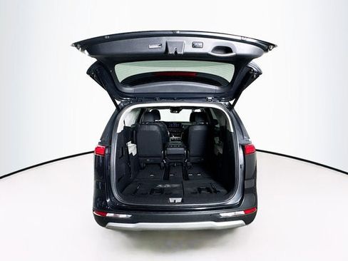 Used 2024 Kia Carnival EX FWD image 27