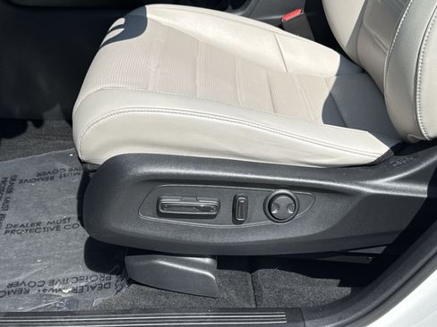 Used 2024 Honda CR-V EX-L image 16