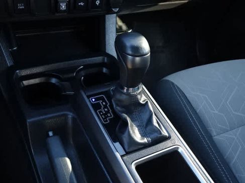 Certified 2023 Toyota Tacoma TRD Off-Road AWD/4WD image 33