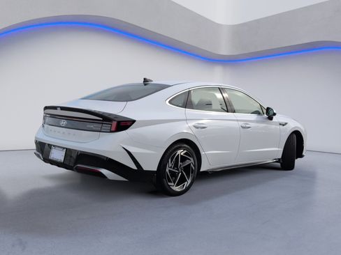 New 2026 Hyundai Sonata SEL FWD image 4