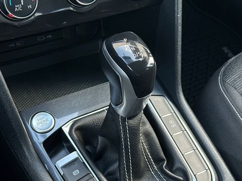 Used 2022 Volkswagen Tiguan S image 23