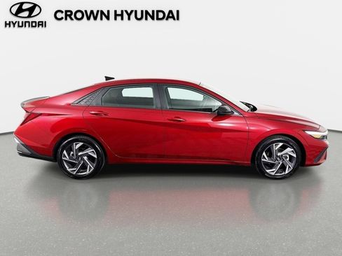 Certified 2025 Hyundai Elantra Sport FWD image 4