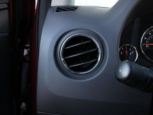 Used 2016 Jeep Compass Latitude image 8