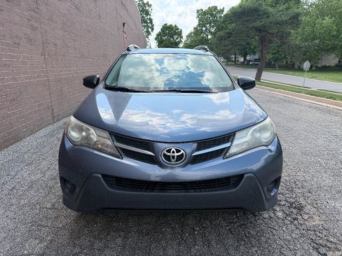 Used 2013 Toyota RAV4 LE FWD image 2