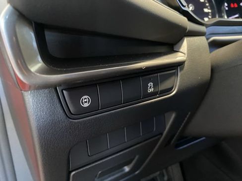 Used 2020 MAZDA MAZDA3 Hatchback FWD image 20