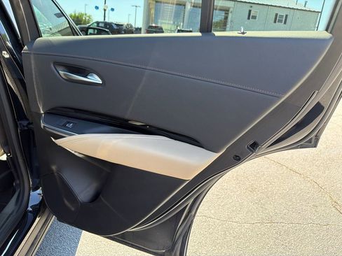 Used 2024 Cadillac XT4 Luxury FWD image 16
