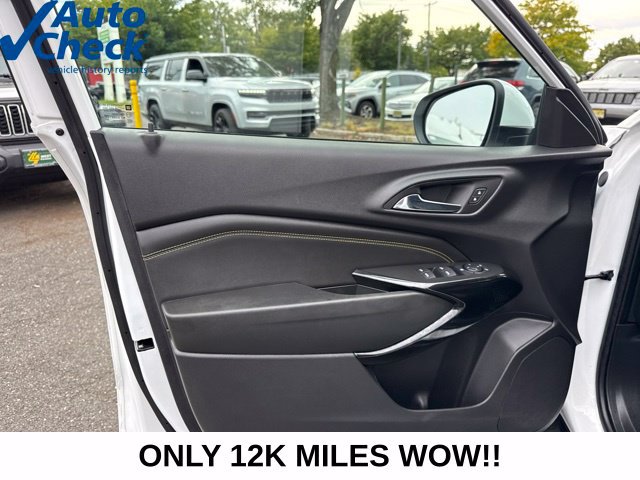 Used 2026 Chevrolet Trax LT FWD image 33