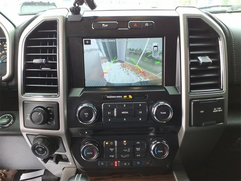 Used 2018 Ford F150 Lariat image 22