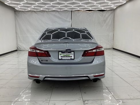 Used 2017 Honda Accord Sport image 10