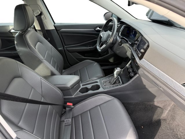 Used 2024 Volkswagen Jetta SE FWD image 12