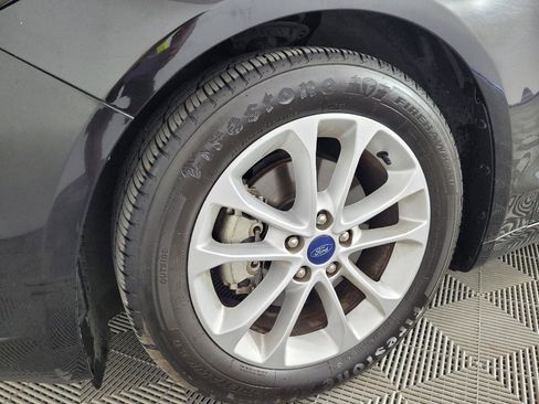 Used 2019 Ford Fusion SE FWD image 31