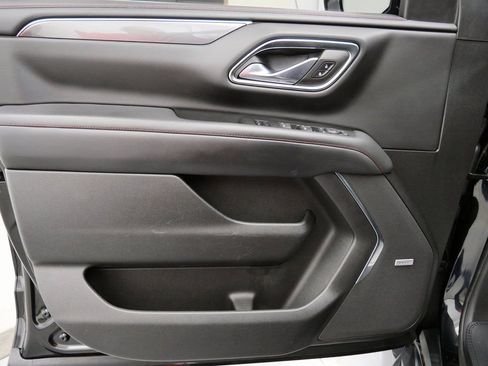 Used 2023 Chevrolet Suburban RST image 13