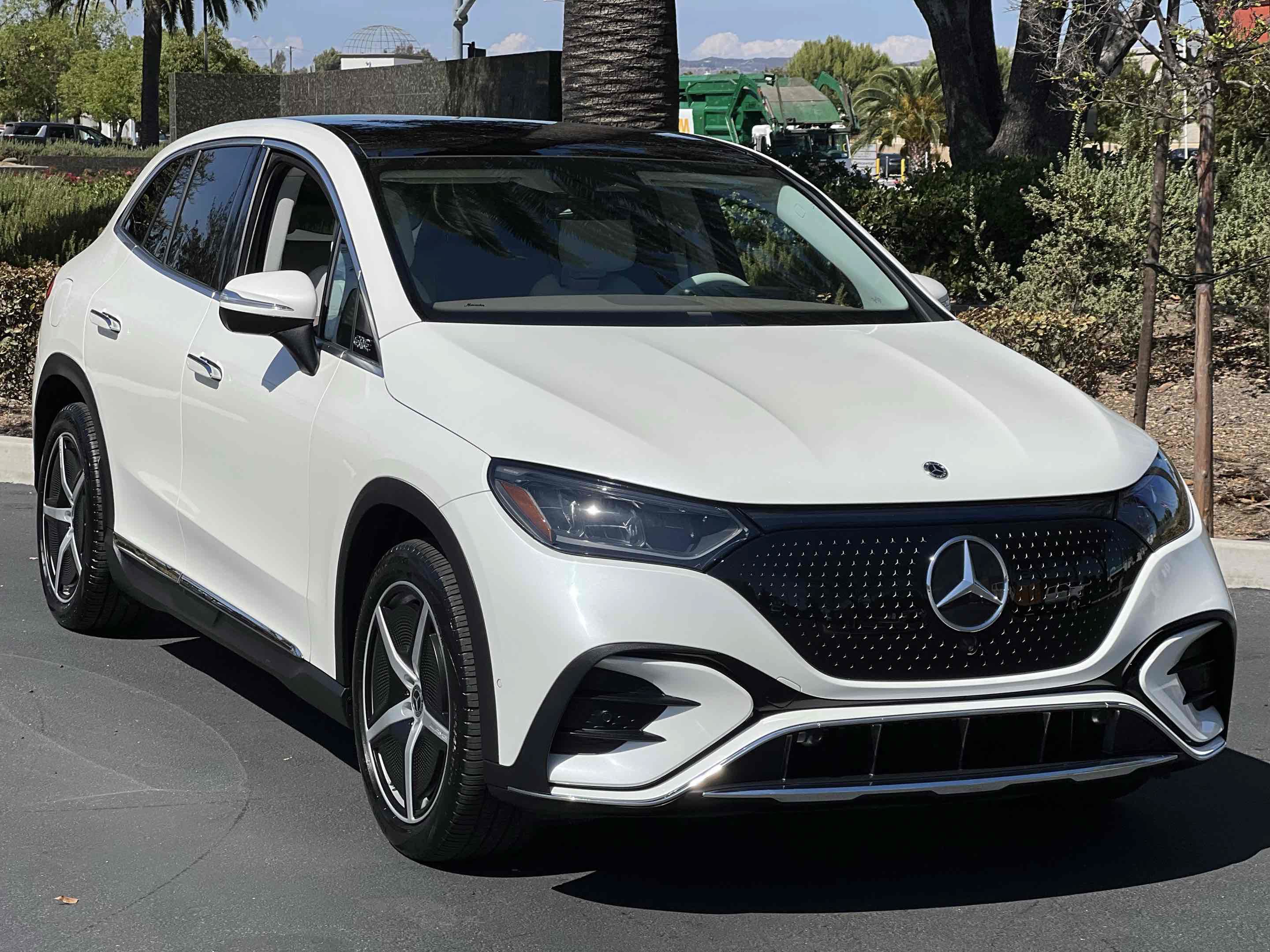 Used 2023 Mercedes-Benz EQE 350+ SUV w/ AMG Line Exterior Package image 20