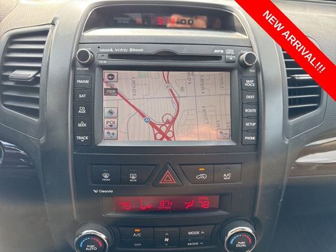 Used 2012 Kia Sorento EX w/ EX V6 Premium Pkg image 9