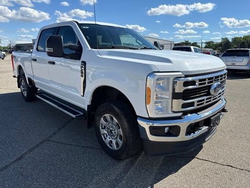 Used 2023 Ford F250 XLT w/ FX4 Off-Road Package AWD/4WD image 10
