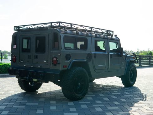 Used 2006 HUMMER H1 4-Door Wagon AWD/4WD image 6