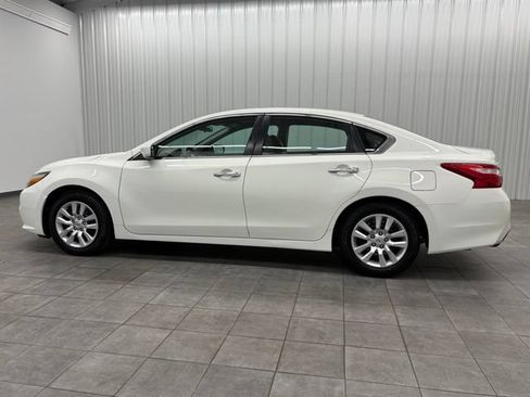 Used 2016 Nissan Altima 2.5 S w/ Power Driver Seat Package FWD image 6