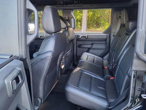 Used 2025 Ford Bronco Outer Banks AWD/4WD image 13