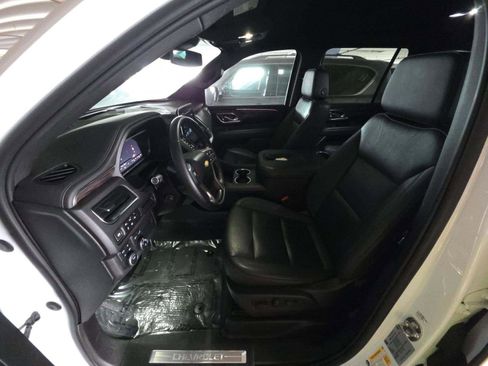 Used 2023 Chevrolet Tahoe LT w/ Luxury Package image 5