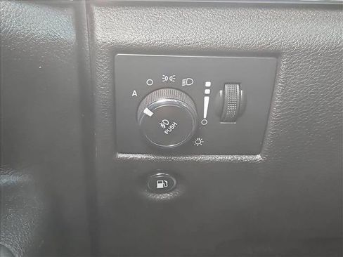 Used 2017 Jeep Grand Cherokee Limited RWD image 17
