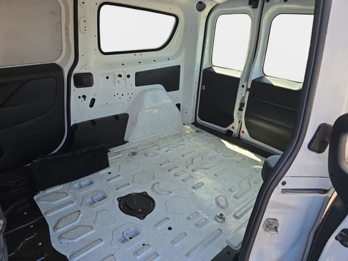 Used 2022 RAM ProMaster City Tradesman FWD image 12