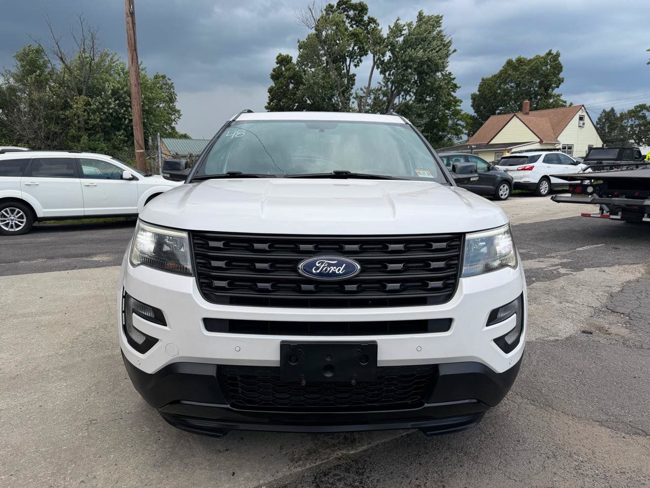Used 2017 Ford Explorer Sport AWD/4WD image 2
