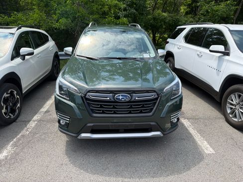 Used 2023 Subaru Forester Touring AWD/4WD image 3