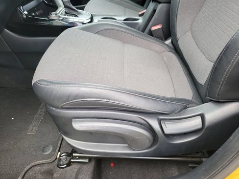 Used 2022 Kia Seltos S FWD image 12