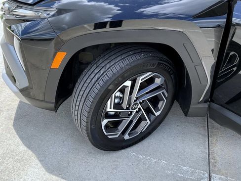 Certified 2025 Hyundai Tucson Limited AWD/4WD image 24