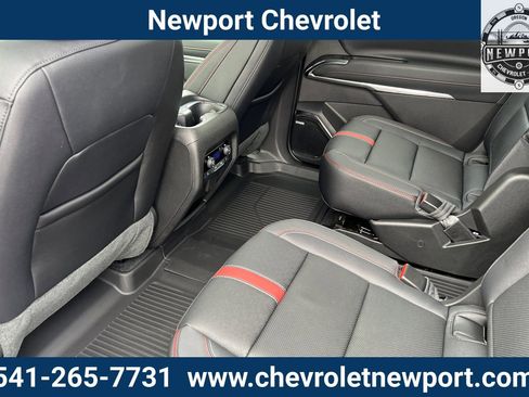 New 2026 Chevrolet Traverse RS w/ LPO, Floor Liner Package image 10
