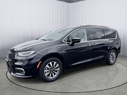 Used 2021 Chrysler Pacifica Touring-L