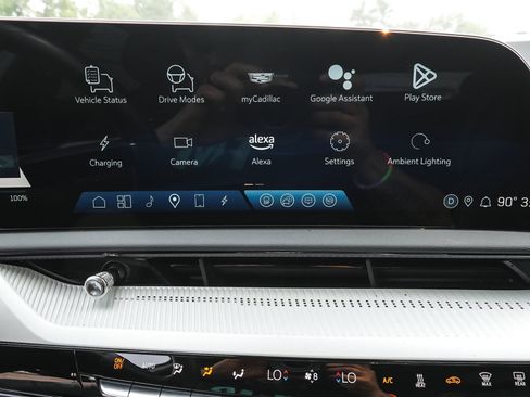 Used 2025 Cadillac Optiq Luxury 1 AWD/4WD image 29