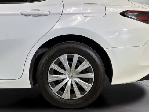 Used 2021 Toyota Camry LE FWD image 37