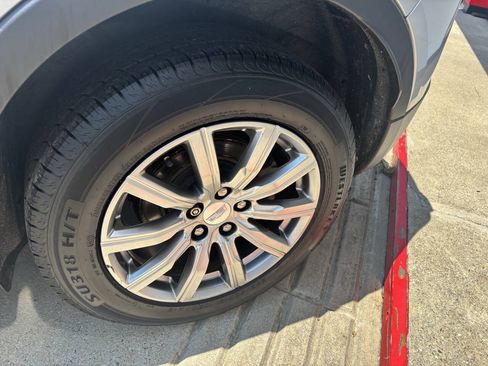 Used 2019 Cadillac XT4 Premium Luxury AWD/4WD image 22