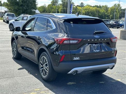 New 2025 Ford Escape SE image 4