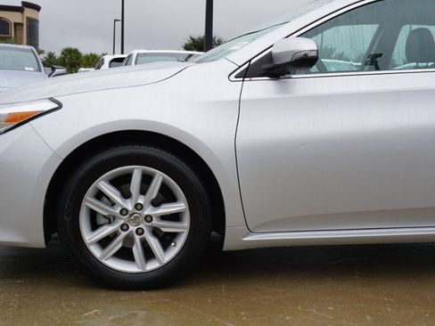 Used 2013 Toyota Avalon XLE image 10