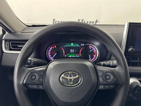 Used 2023 Toyota RAV4 XLE w/ Convenience Package FWD image 23